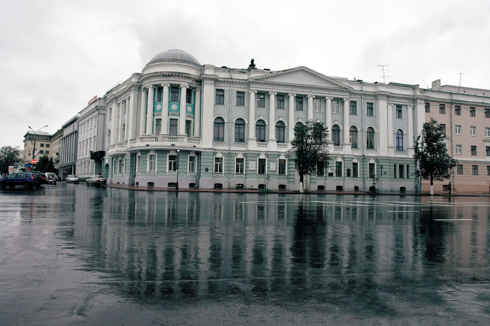 Учебный корпус № 1 (Минина и Пожарского. д.10/1)