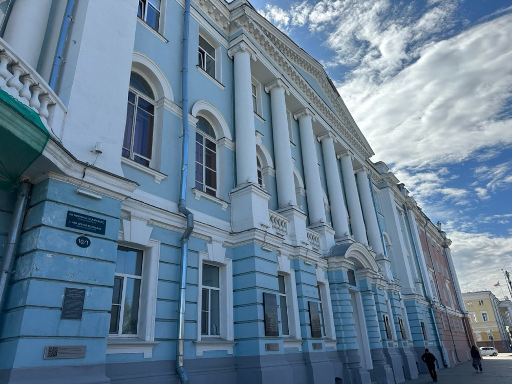 ПИМУ инициировал работы по реставрации фасада главного учебного корпуса